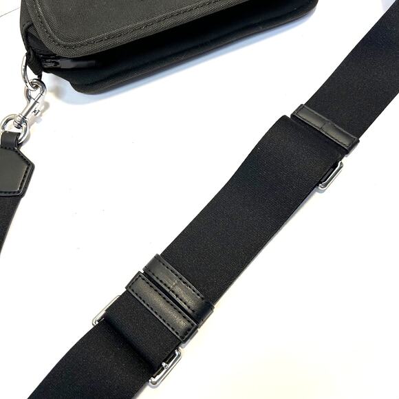 Marc Jacobs Adjustable Strap Crossbody "The Camera Bag" - Picture 6 of 12